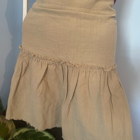 Nuinui mini skirt with tags attached - Picture 2 of 5